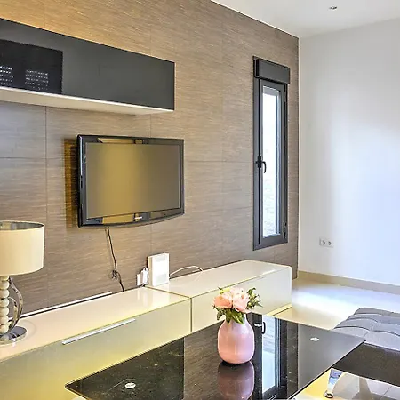 Deluxe Family House *